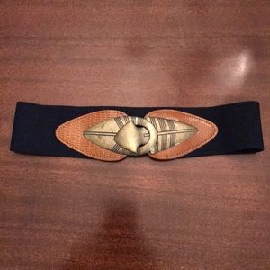 Fabulous navy elastic 2 1/2” wide belt